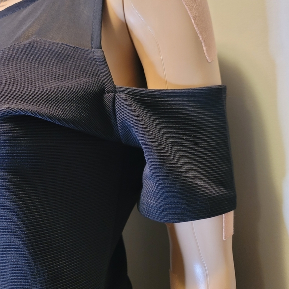 VALLEYGIRL Solid Black Off-Shoulder - Picture 3 of 5